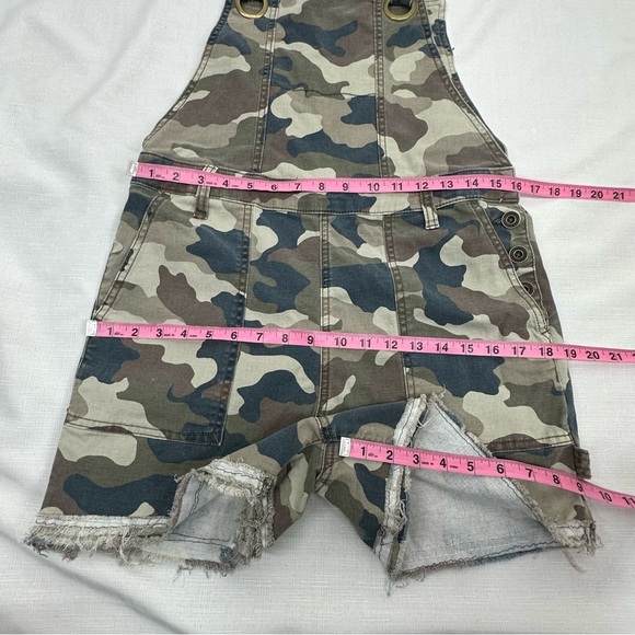 Anthropologie Size 6 Olive Camo Camouflage Overall Shorts Shortalls - Picture 10 of 14